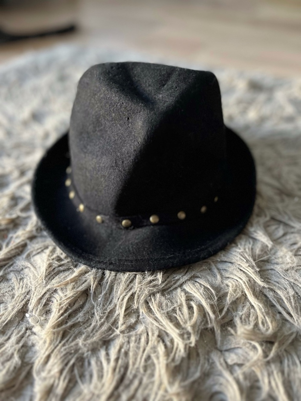 Forever 21 Black Felt Fedora with Studded Band